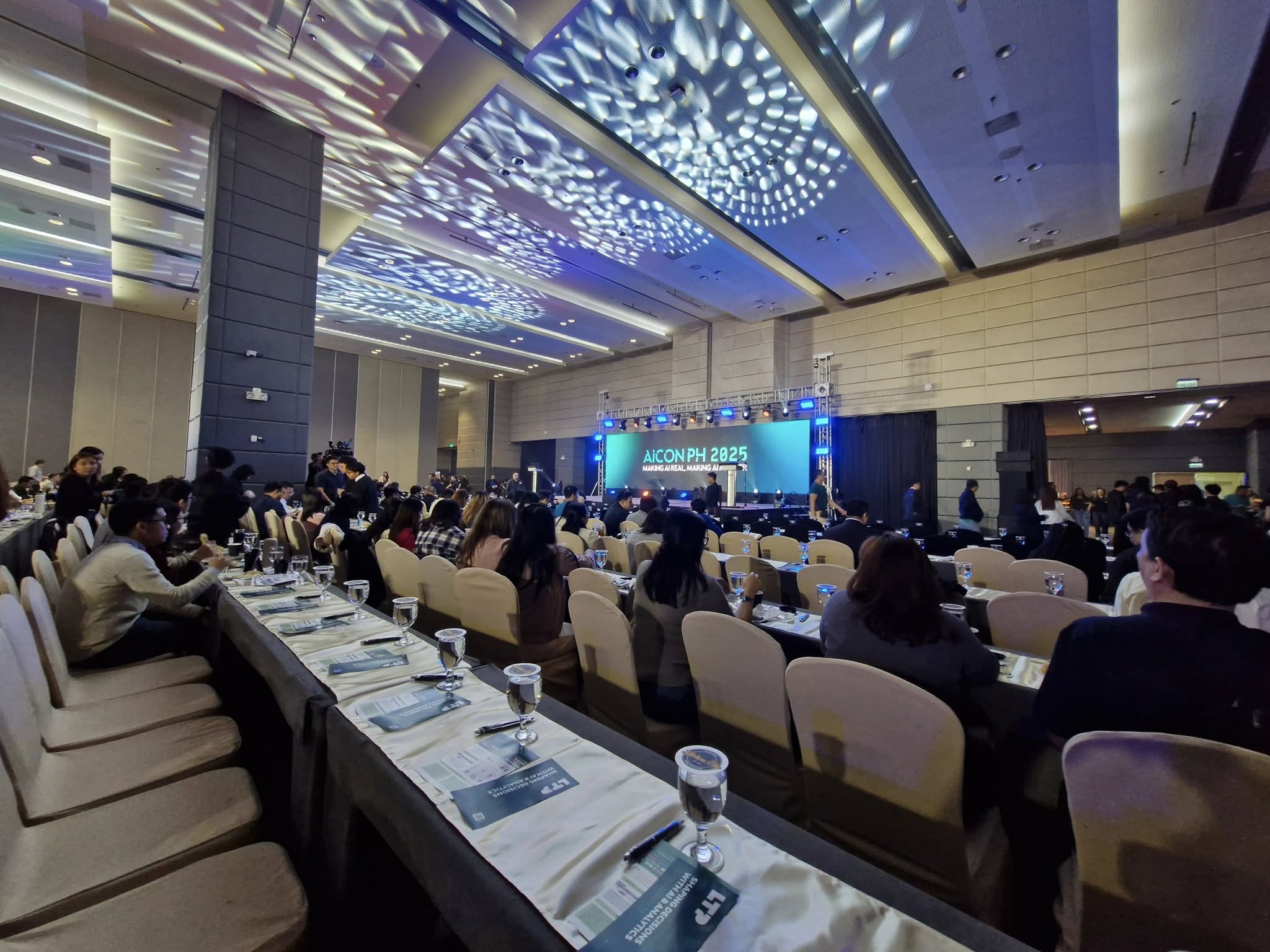 Conference Photo Sharing & Attendee Engagement